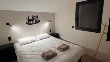 1 chambre, fer et planche Ă repasser, Wi-Fi gratuit, draps fournis