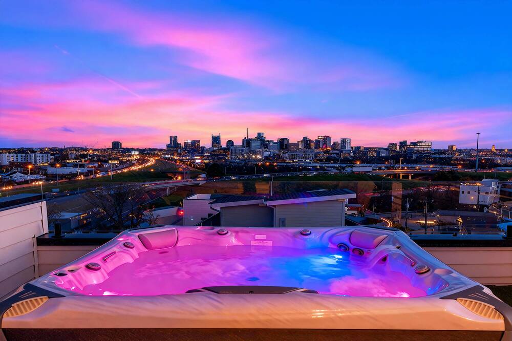 Elevator With Rooftop Hot Tub Pet-friendly Yard