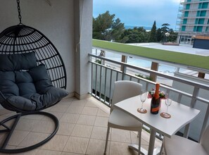 Outdoor dining - Villa Nižić Makarska - Studio Apartment With Balcony (Studio S) (Makarska)