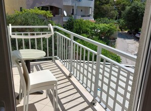 Property grounds - Villa Nižić Makarska - One Bedroom Apartment With Balcony (G) (Makarska)