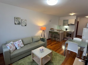 TV - Villa Nižić Makarska - One Bedroom Apartment With Balcony (G) (Makarska)