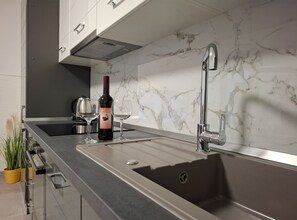 Fridge, microwave, oven, stovetop - Apartments Tomislav - Superior Two Bedroom Apartment with Terrace and Sea View (Vrsi)