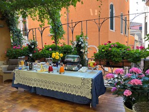 Free daily buffet breakfast  - B&B Beroni a Venezia (Venice)