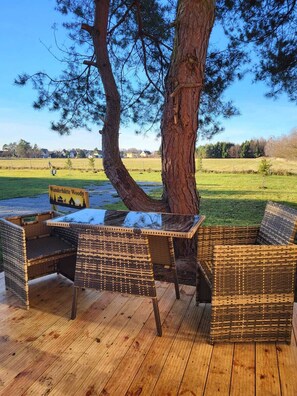 Outdoor dining - Woody hiking hut (Schwarzbach)