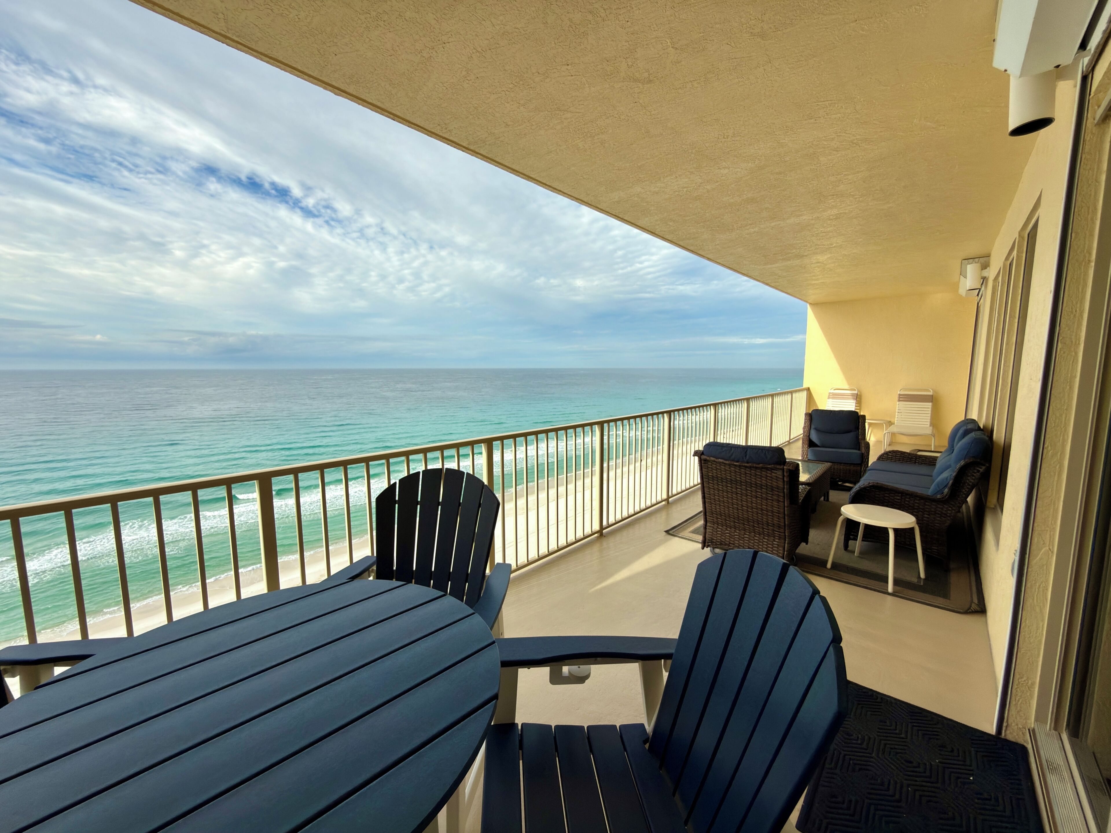 Unbeatable view from the 40" balcony