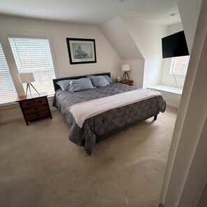 3 bedrooms, desk, free WiFi, bed sheets - Tranquil 3 bedroom Home with Hot Tub and Standby Generator in Andover (Andover)