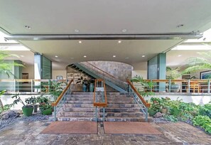 Interior - Beautiful Honolulu Waikiki Ocean View Condo (Honolulu)