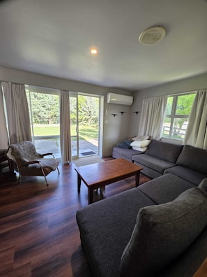 Smart TV - Rabbit Ranch
Burkes Pass
Gateway to Tekapo and the Mackenzie District (Burkes Pass)