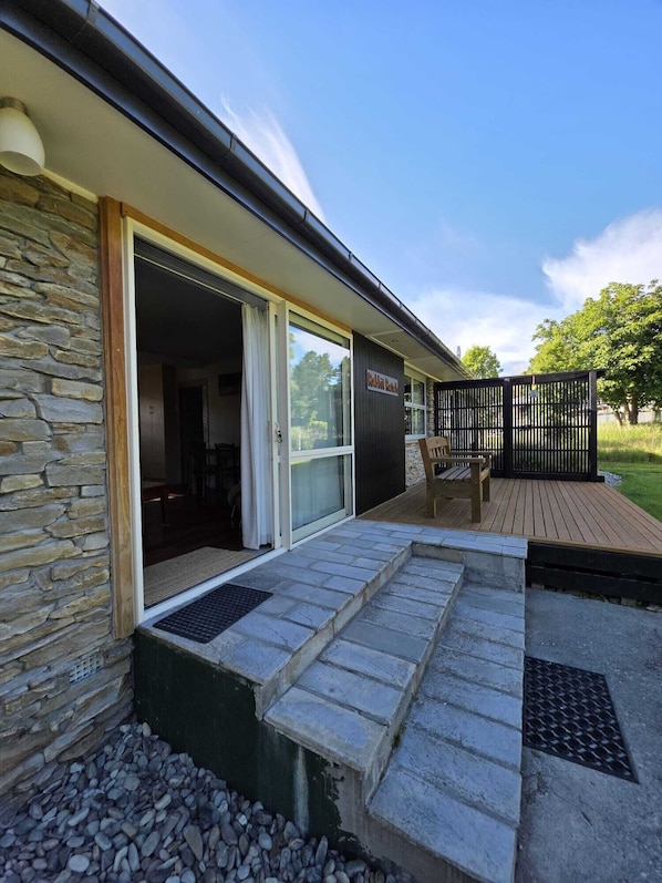 Exterior detail - Rabbit Ranch
Burkes Pass
Gateway to Tekapo and the Mackenzie District (Burkes Pass)