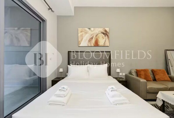 In-room safe, iron/ironing board, free WiFi - 1306 Bloomfields Casual STU Elite Tower  (Dubai)