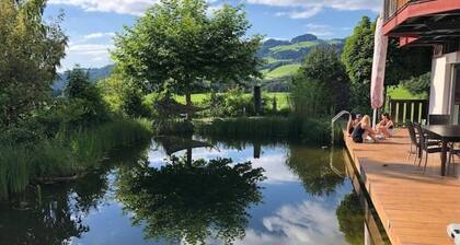 Kaiserlounge Harald Astner - Alpine chalet with charm & mountain views