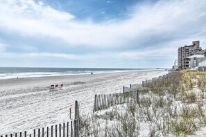 Beach nearby - Spacious Home w/ Oceanside Village Resort Perks! (Murrells Inlet)