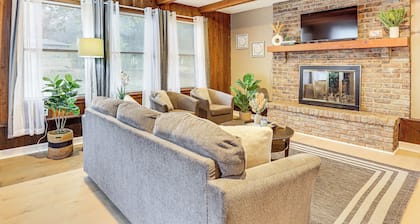 Inviting Family Home, 2 Mi to Eastwood Mall!