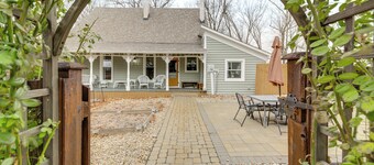 Families Welcome! 1880's Zionsville Farmhouse