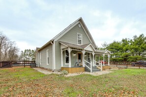 Exterior - Families Welcome! Zionsville Home w/ Yard & Patio (Zionsville)