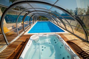 Pool - Villa Julijud with a Private Pool and Glass Dome – an Istrian Gem for Complete Relaxation (Pazin)