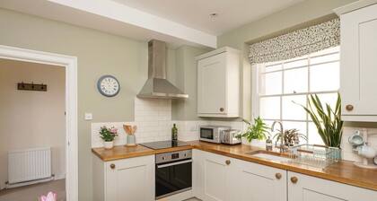 Lovely Maisonette in Centre of City w/ Parking