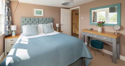 Lovely Maisonette in Centre of City w/ Parking