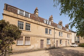 Exterior - Lovely Maisonette in Centre of City w/ Parking (Bath)