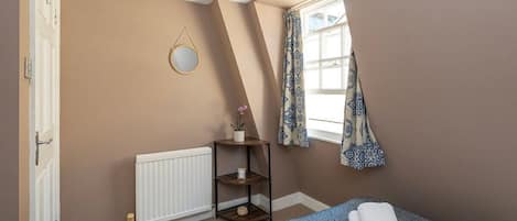 2 chambres, fer et planche à repasser, lit parapluie, Wi-Fi gratuit