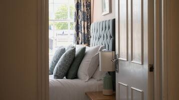 2 bedrooms, iron/ironing board, travel cot, free WiFi