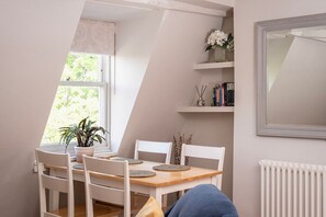 Dining - Stylish Georgian Apartment in Centre of Bath (Bath)