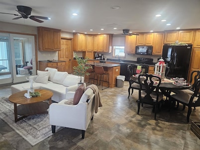 2 Bedroom 2 bath home, wheel chair accessible home overlooks golf course & pond