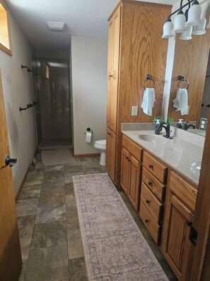 Bathroom - 2 Bedroom 2 bath home, wheel chair accessible home overlooks golf course & pond (Seneca)