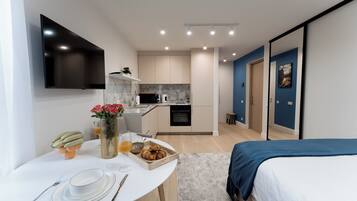 Fer et planche Ă repasser, Wi-Fi, draps fournis