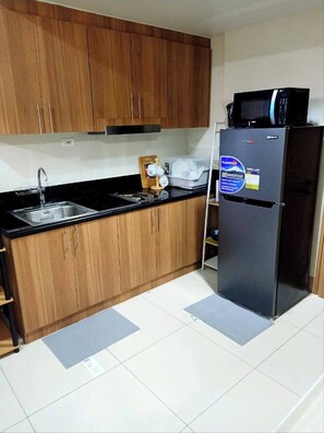 Condo, 2 Bedrooms | Interior - Len's Den3 2BR Condo Mall of Asia Manila (Pasay)