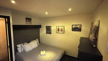 2 chambres, fer et planche Ă repasser, Wi-Fi gratuit, draps fournis