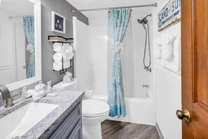 Hair dryer, towels - Bluewater Resort V110A – Your Myrtle Beach Getaway (Myrtle Beach)