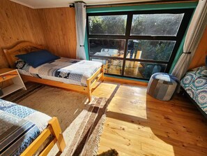 Iron/ironing board, bed sheets - Iza Cabin, Ensenada Sector, Puerto Varas (Los Lagos)