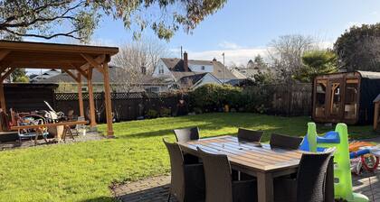 Location! Location! Bright, modern and clean south Oak Bay garden suite.