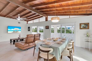 Dining - Pet Friendly! Ocean Views, Pool & Dock | Walk to Sombrero Beach 🏖️ (Marathon)