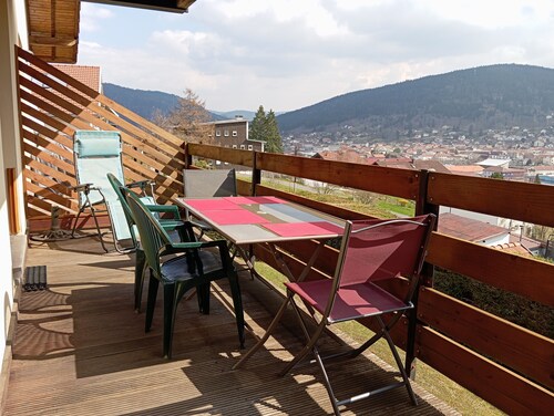 Cozy apartment with a terrace and a beautiful view, garage, storage space for 2 bikes, sleeps 2 to 4 people