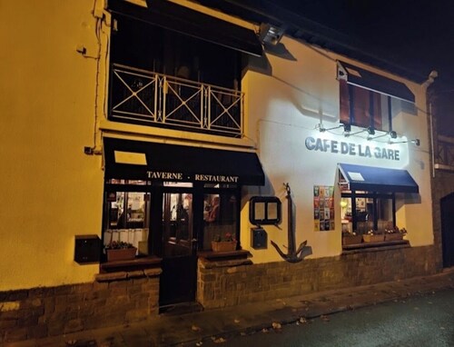 Exceptional villa on the banks of the Meuse. 4 bedrooms, garden, jacuzzi, brazier