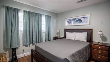 2 Schlafzimmer, BĂŒgeleisen/BĂŒgelbrett, WLAN, BettwĂ€sche