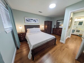 2 slaapkamers, een strijkplank/strijkijzer, wifi, beddengoed