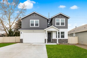 Exterior - Ginger Creek Getaway, For Dog Loving Families! (Boise)
