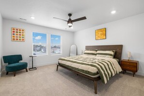 Työpöytä, silitysrauta/-lauta, vauvan matkasänky, ilmainen Wi-Fi