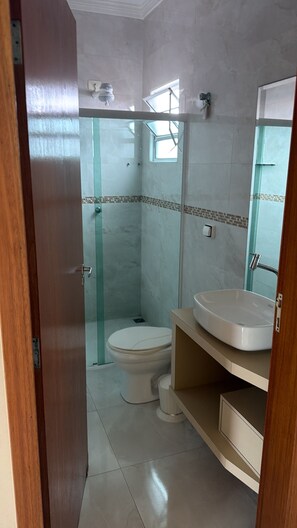 Shower, soap - Luxury townhouse (Praia Grande)