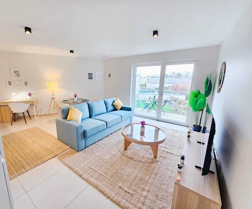 Warm&Bright 1BR w terrace&parking