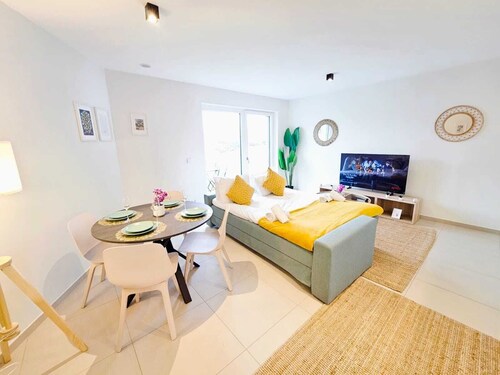 Warm&Bright 1BR w terrace&parking