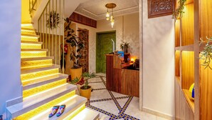 Pintu masuk hartanah