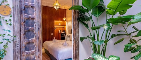 Chambre Standard Double ou avec lits jumeaux, salle de bains privée | Wi-Fi gratuit