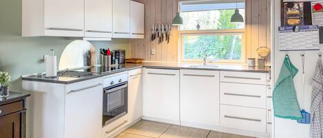 Refrigerador, horno, parrilla de estufa y lavavajillas