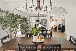 Dining - Stylish Desert Family Getaway + Heated Pool (Tempe)