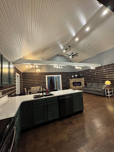 3 Bed 2 Bath Cabin Patoka Lake