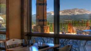 تناول الطعام